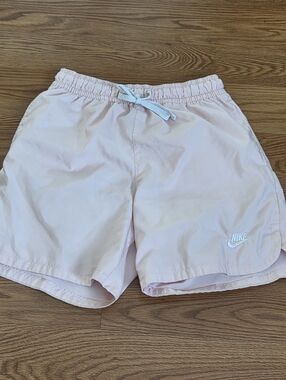 Nike Sportswear Pink Sport Essentials Men’s Woven Lined Flow S Shorts 6" Inseam